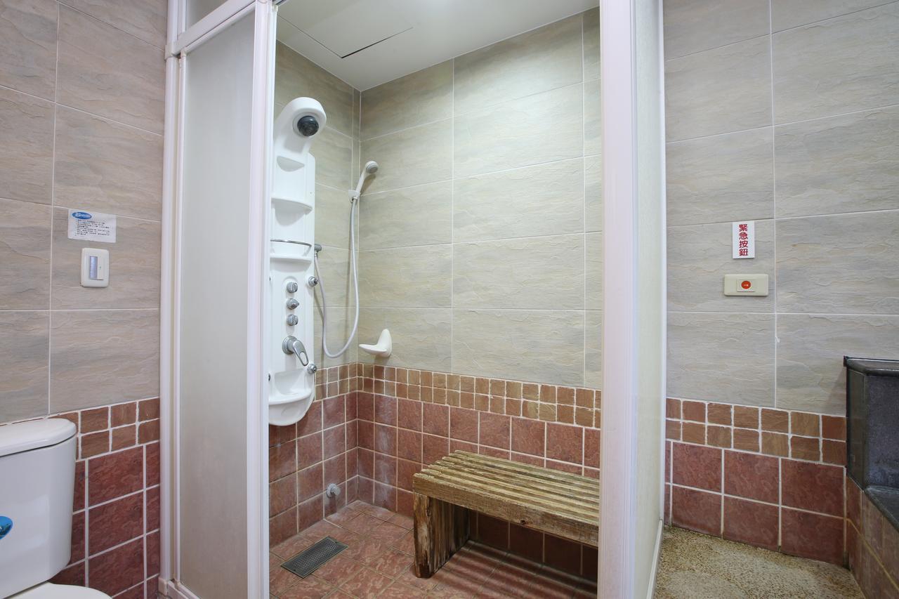 Cyuan Tang Hot Spring Hotel Джиаоси Екстериор снимка