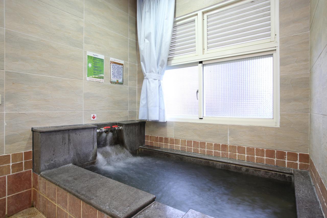 Cyuan Tang Hot Spring Hotel Джиаоси Екстериор снимка